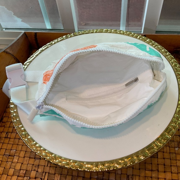 Adorable Hawaiian Floral Tyvek Waterproof Bag Pouch - Picture 3 of 3